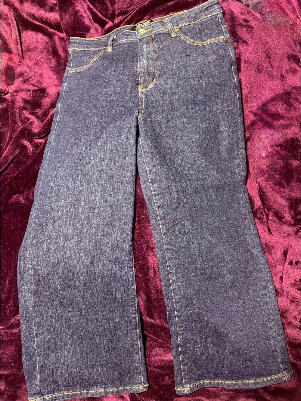 Judy Blue Women's Dark Blue capri wide leg Jeans. 13/31